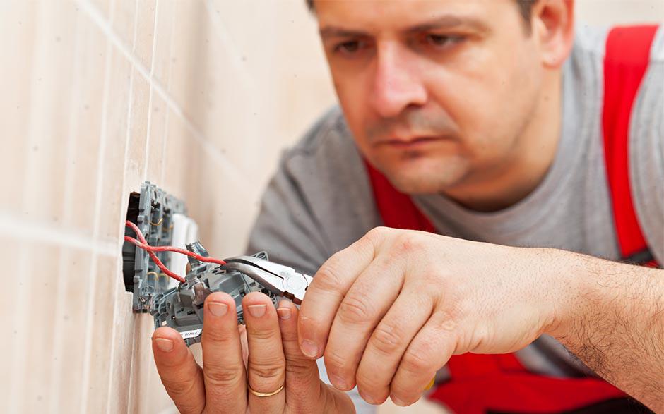 électricien maintenance Saint-Cyr-l'École